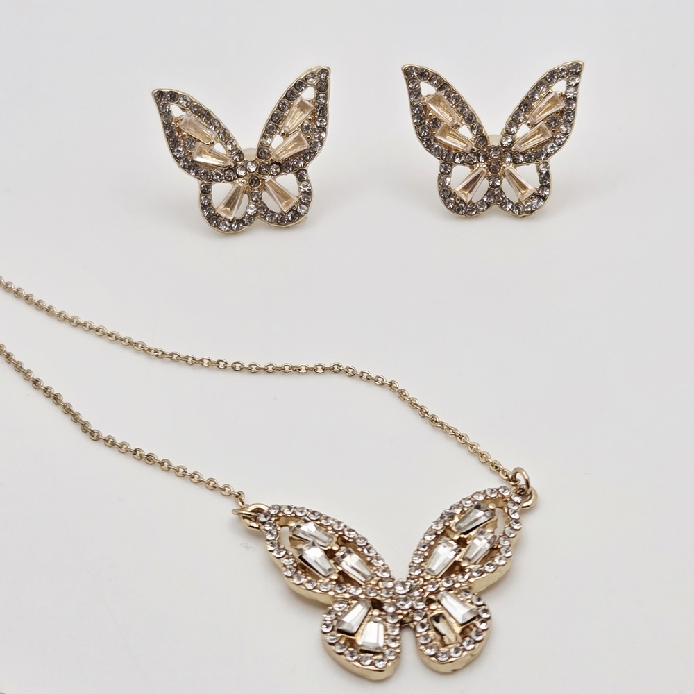 Butterfly Necklace and Earring Set in Gold